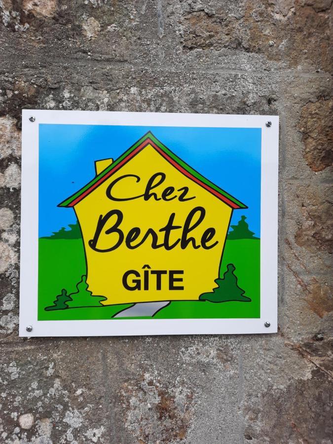 Gite Chez Berthe Pontfarcy Bagian luar foto